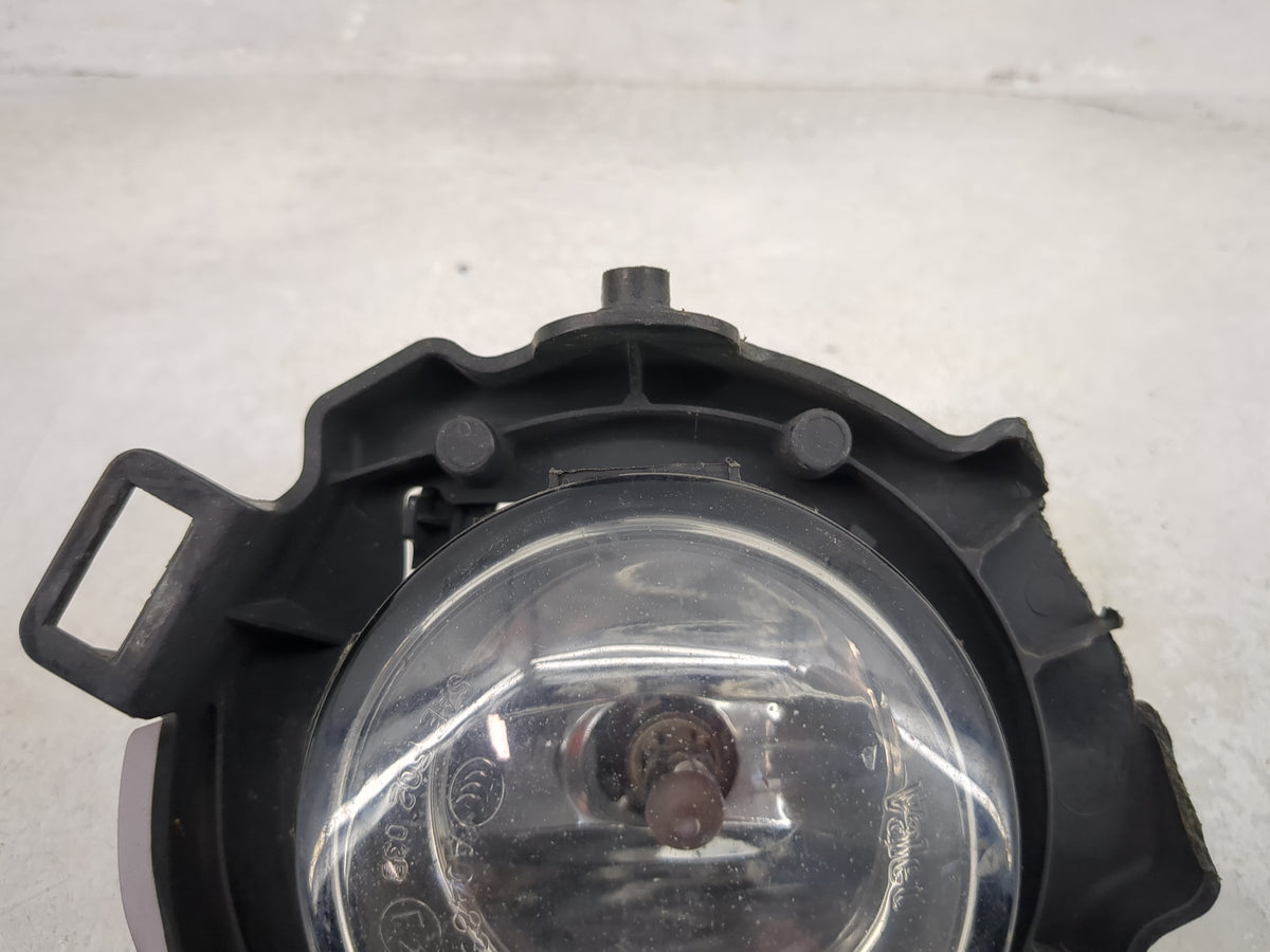 2008-2015 Nissan Armada Passenger Right Oem Fog Light Lamp Black - Oemusedautoparts1.com