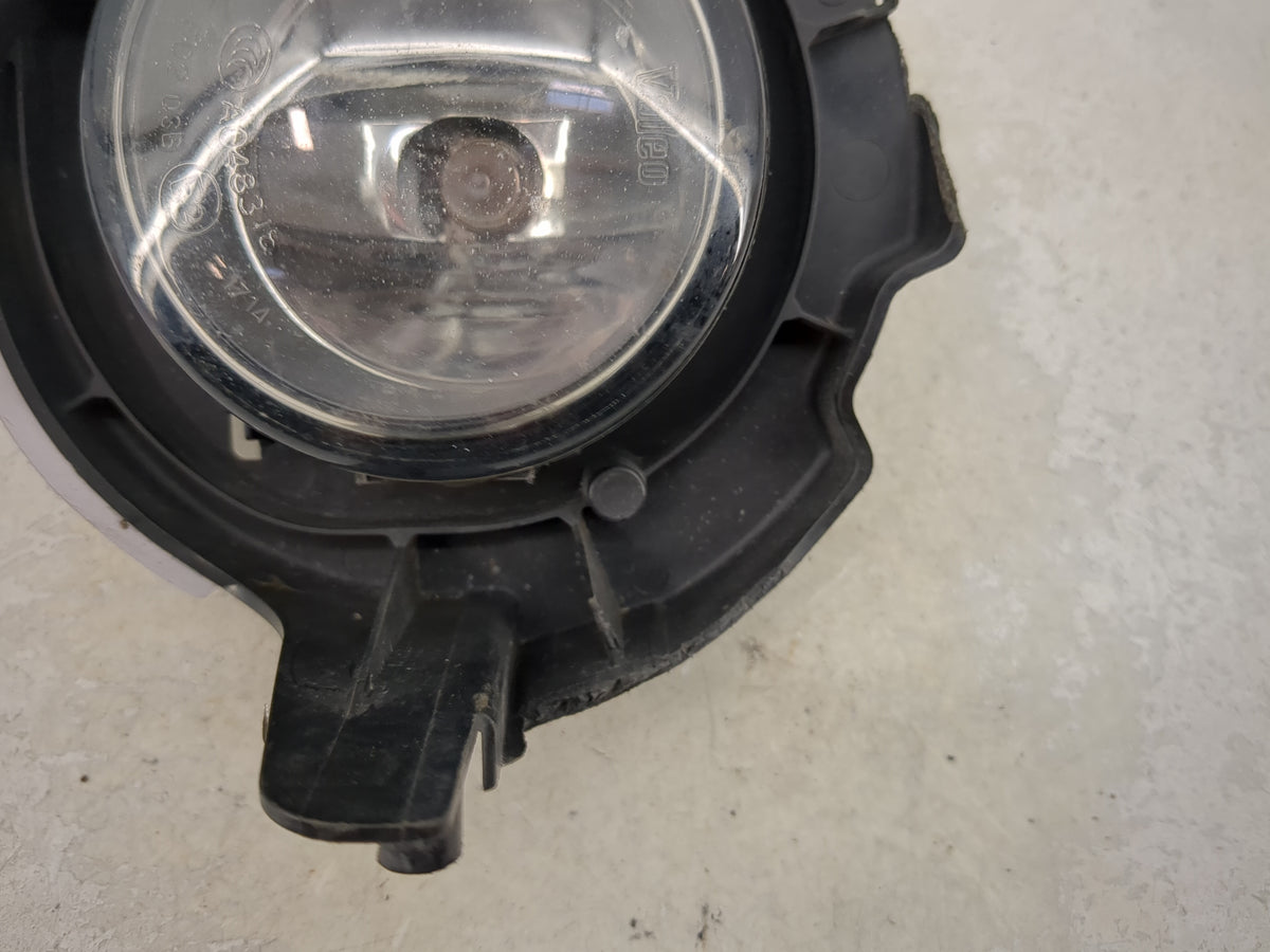 2008-2015 Nissan Armada Passenger Right Oem Fog Light Lamp Black - Oemusedautoparts1.com