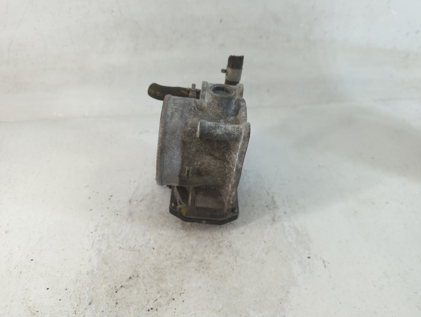 2013-2015 Nissan Armada Throttle Body P/N:16119 7S000 Fits Fits 2012 2013 2014 2015 2016 OEM Used Auto Parts - Oemusedautopa