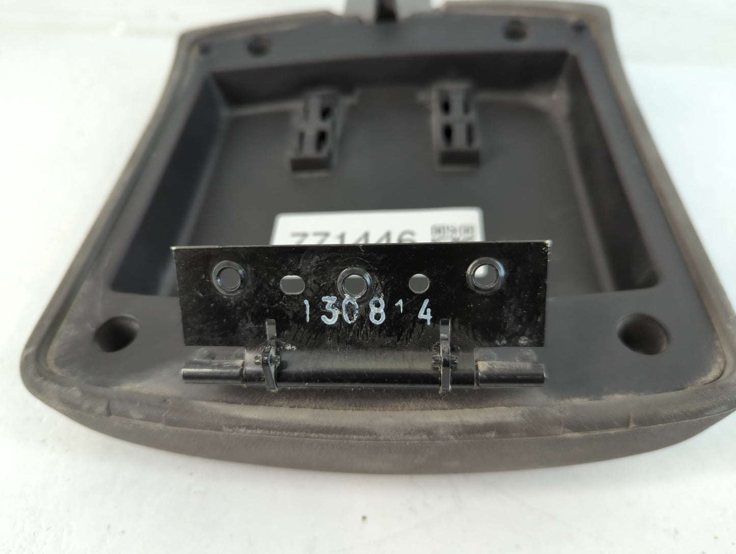 2013 Nissan Frontier Center Console Armrest Cover Lid P/N:130814 Fits OEM Used Auto Parts - Oemusedautoparts1.com
