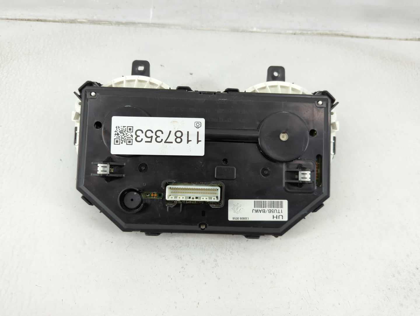2012-2014 Nissan Juke Instrument Cluster Speedometer Gauges P/N:1TU5B/BAWJ Fits Fits 2012 2013 2014 OEM Used Auto Parts - Oe