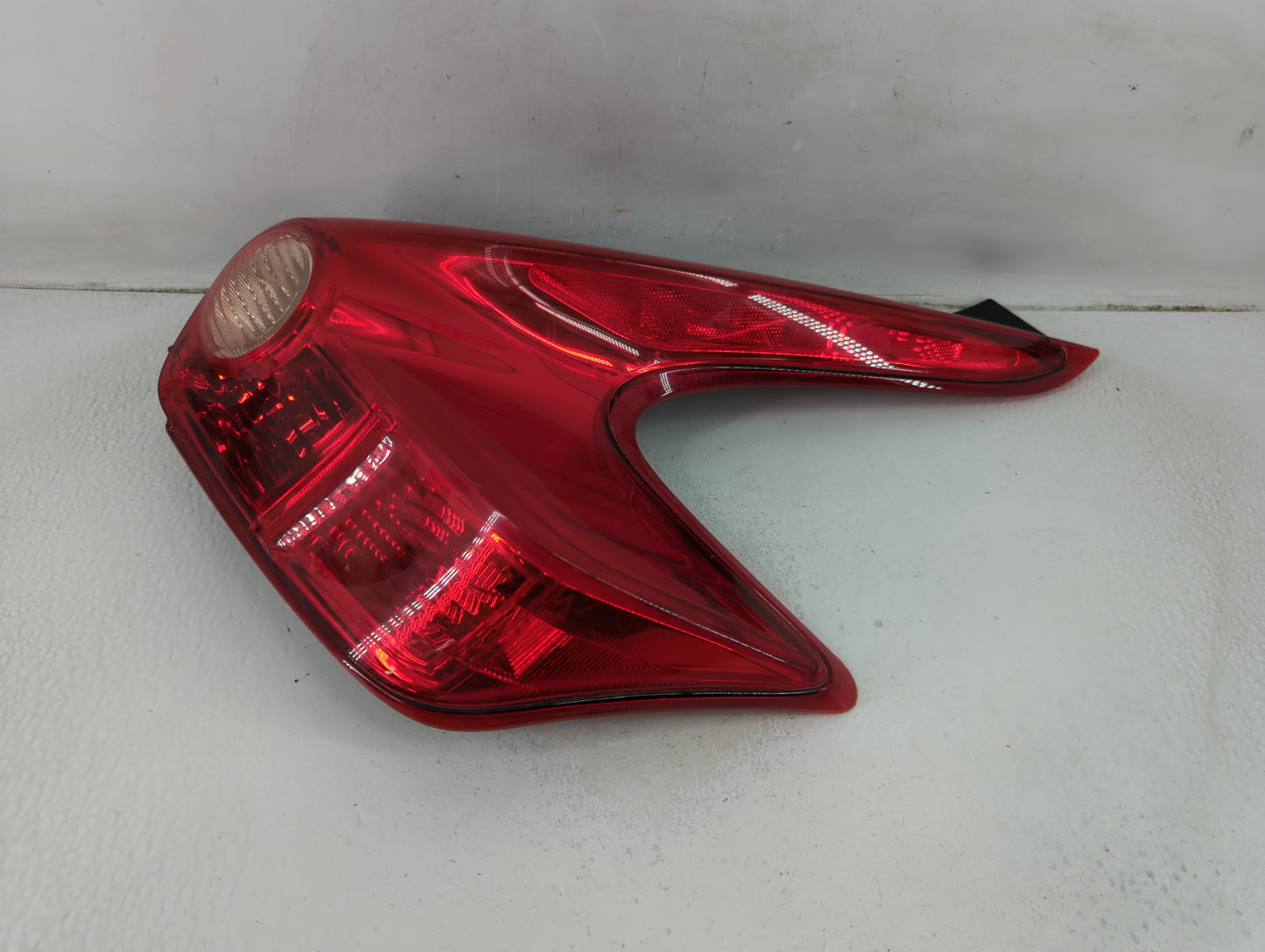 2011-2014 Nissan Juke Tail Light Assembly Driver Left OEM Fits Fits 2011 2012 2013 2014 OEM Used Auto Parts - Oemusedautopar