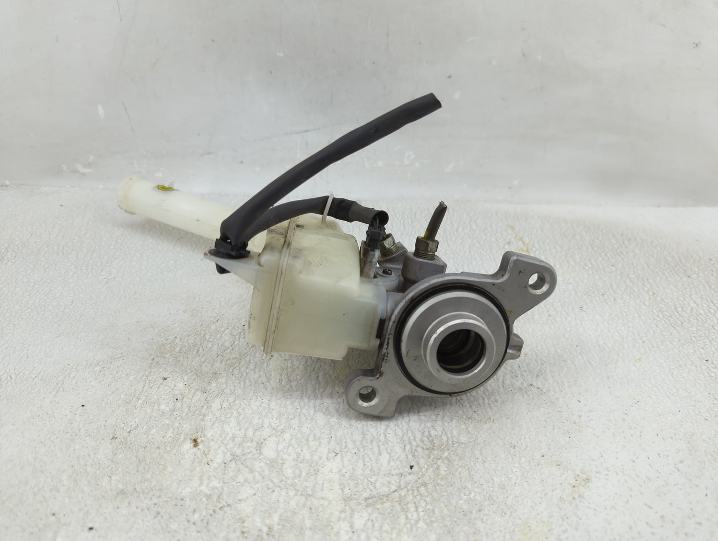 2011-2017 Nissan Juke Brake Master Cylinder - Oemusedautoparts1.com