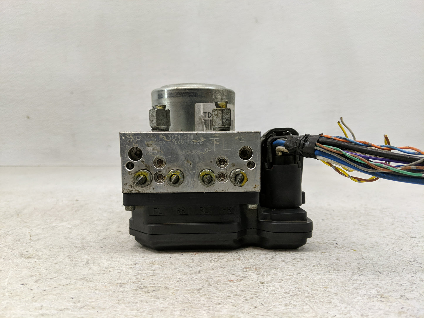 2012-2014 Nissan Juke ABS Pump Control Module Replacement P/N:TD8405 Fits Fits 2012 2013 2014 OEM Used Auto Parts - Oemuseda