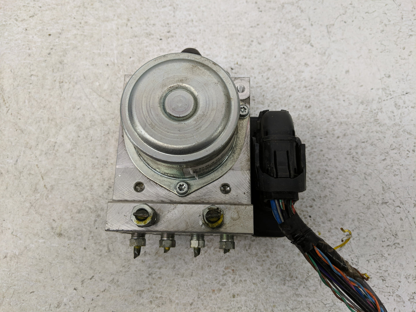 2012-2014 Nissan Juke ABS Pump Control Module Replacement P/N:TD8405 Fits Fits 2012 2013 2014 OEM Used Auto Parts - Oemuseda