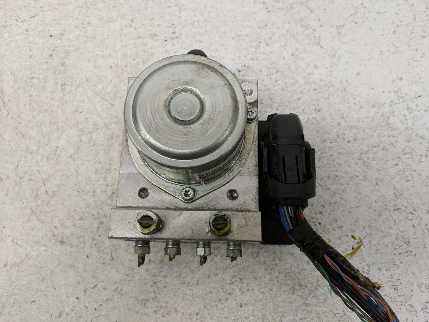 2012-2014 Nissan Juke ABS Pump Control Module Replacement P/N:TD8405 Fits Fits 2012 2013 2014 OEM Used Auto Parts - Oemuseda
