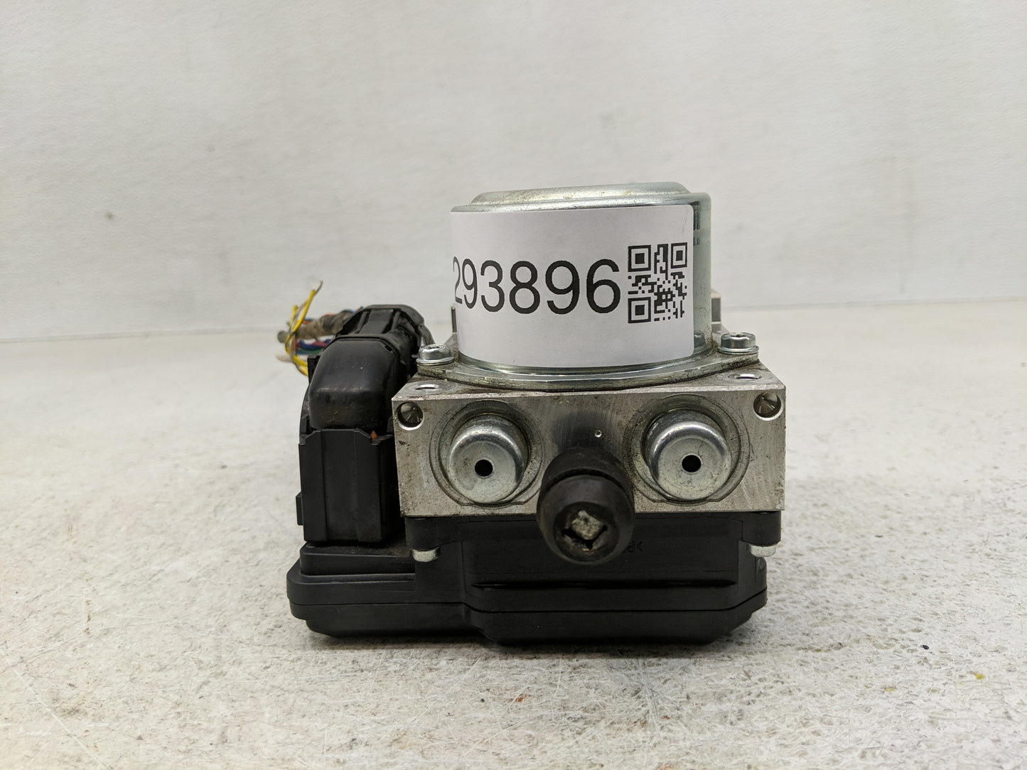 2012-2014 Nissan Juke ABS Pump Control Module Replacement P/N:TD8405 Fits Fits 2012 2013 2014 OEM Used Auto Parts - Oemuseda