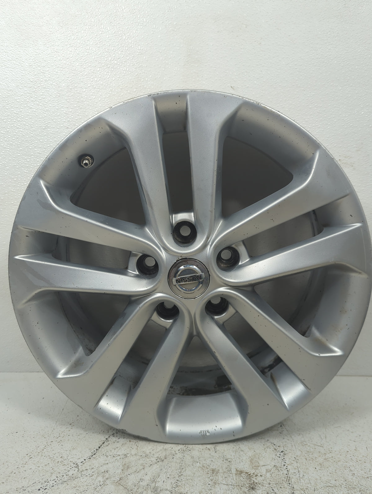 2013 Nissan Juke Oem Wheel Rim 1389122 - Oemusedautoparts1.com