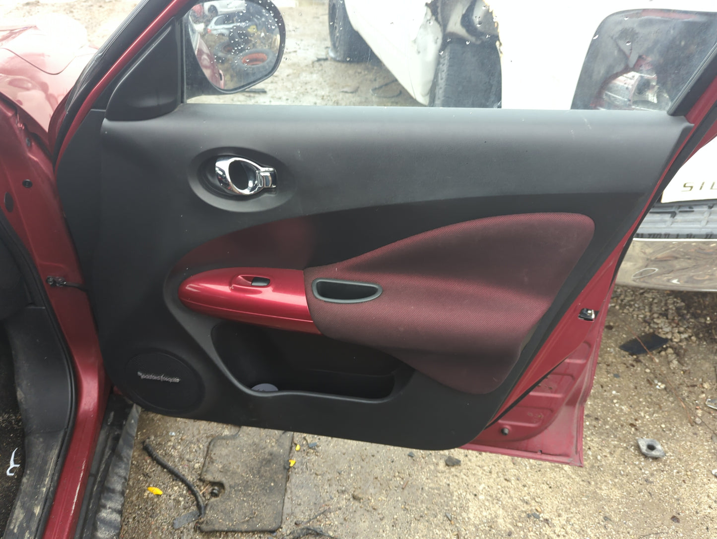 2013 Nissan Juke Front Right Passenger Interior Door Panel Trim 1389488 - Oemusedautoparts1.com