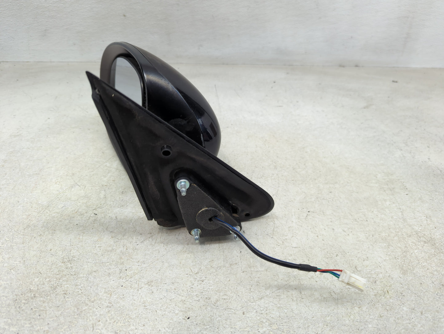 2013-2014 Nissan Juke Driver Side View Mirror - Left Door Mirror OEM Used - Oemusedautoparts1.com