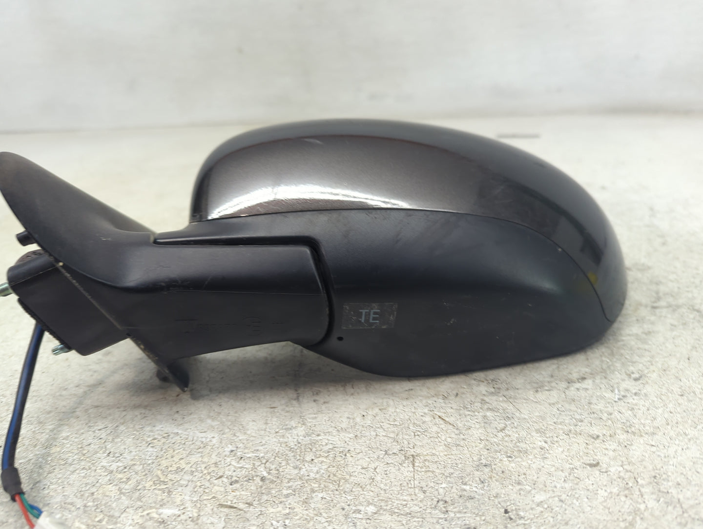 2012-2014 Nissan Juke Driver Side View Mirror - Left Door Mirror OEM Used - Oemusedautoparts1.com