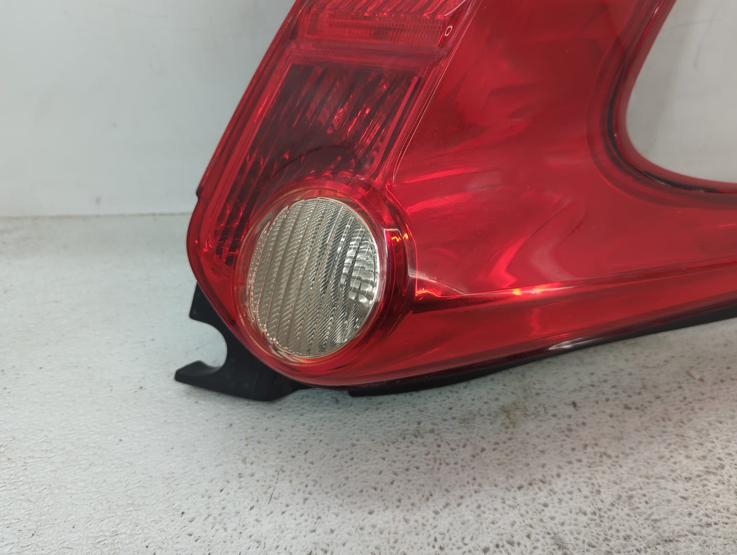 2011-2014 Nissan Juke Tail Light Assembly Driver Left OEM Fits Fits 2011 2012 2013 2014 OEM Used Auto Parts - Oemusedautopar