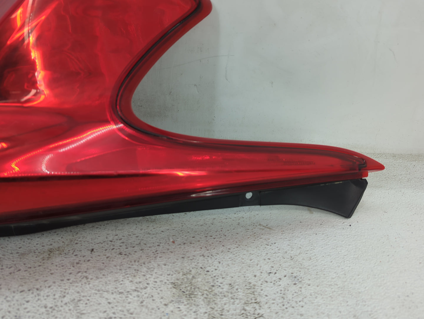 2011-2014 Nissan Juke Tail Light Assembly Driver Left OEM Fits Fits 2011 2012 2013 2014 OEM Used Auto Parts - Oemusedautopar