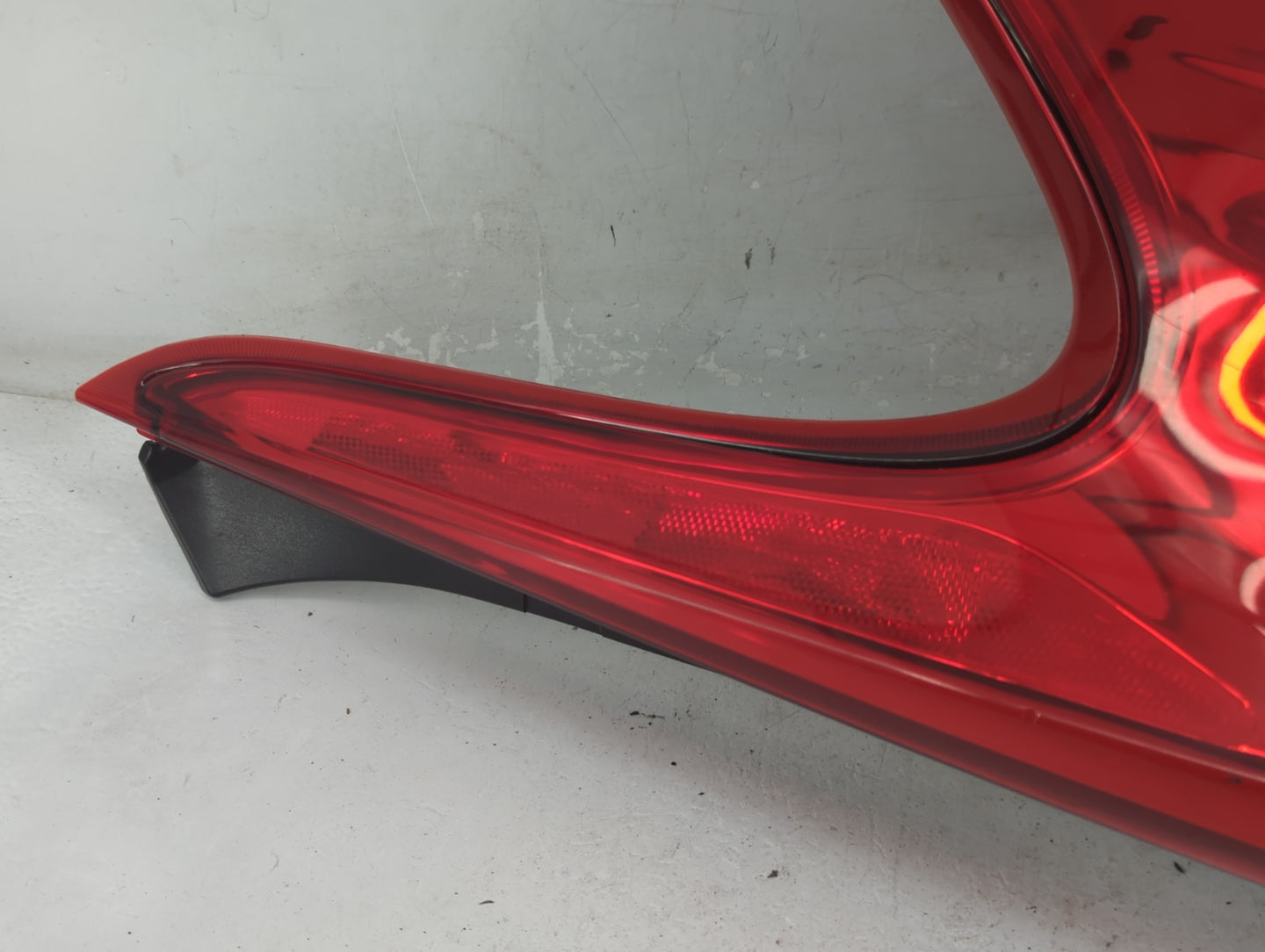 2011-2014 Nissan Juke Tail Light Assembly Passenger Right OEM P/N:A1P2RST Fits Fits 2011 2012 2013 2014 OEM Used Auto Parts 