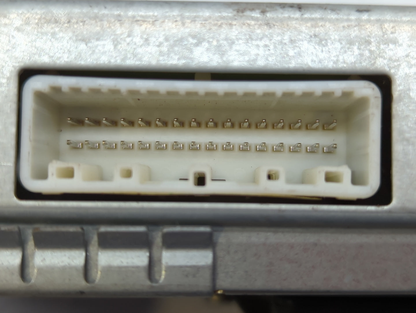 2013-2014 Nissan Juke Chassis Control Module Ccm Bcm Body Control - Oemusedautoparts1.com