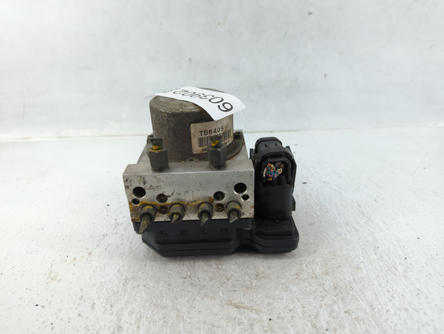 2012-2014 Nissan Juke ABS Pump Control Module Replacement P/N:TD8405 Fits Fits 2012 2013 2014 OEM Used Auto Parts - Oemuseda