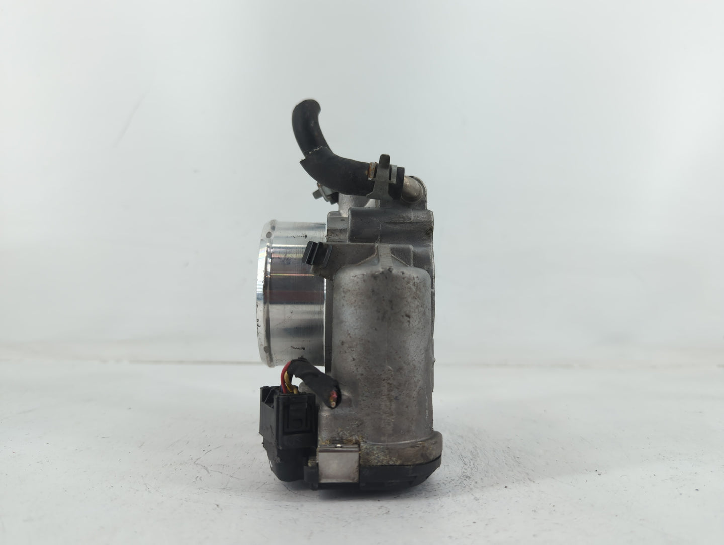 2011-2017 Nissan Juke Throttle Body P/N:35100-2G600 Fits Fits 2011 2012 2013 2014 2015 2016 2017 OEM Used Auto Parts - Oemus