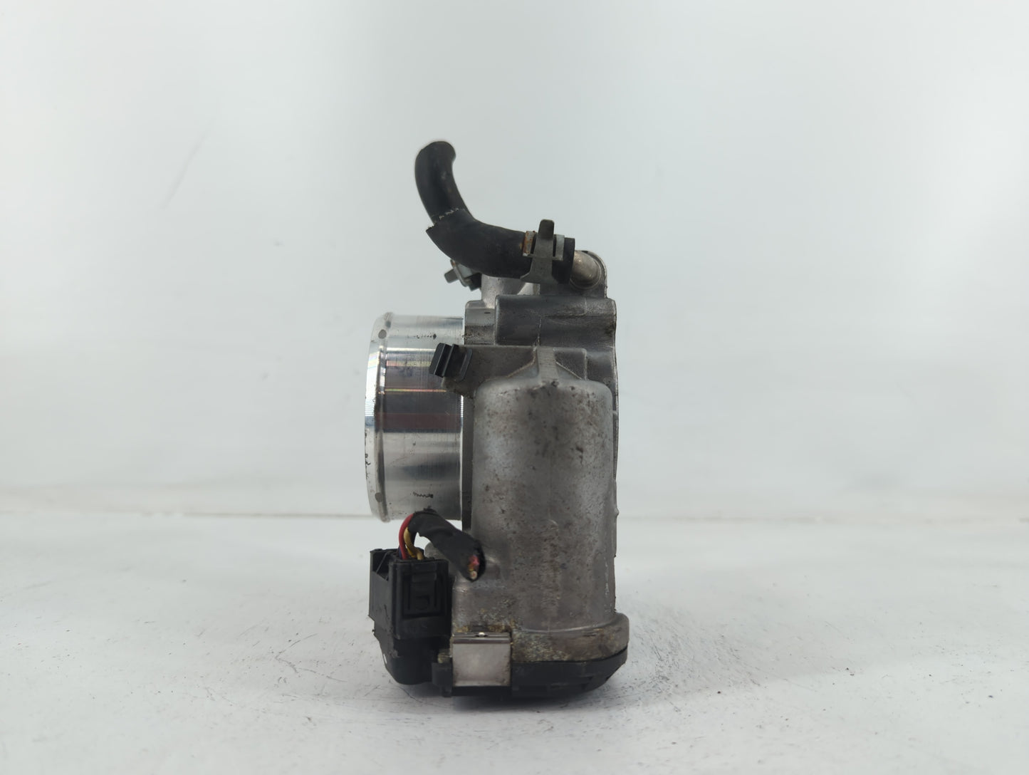 2011-2017 Nissan Juke Throttle Body P/N:35100-2G600 Fits Fits 2011 2012 2013 2014 2015 2016 2017 OEM Used Auto Parts - Oemus