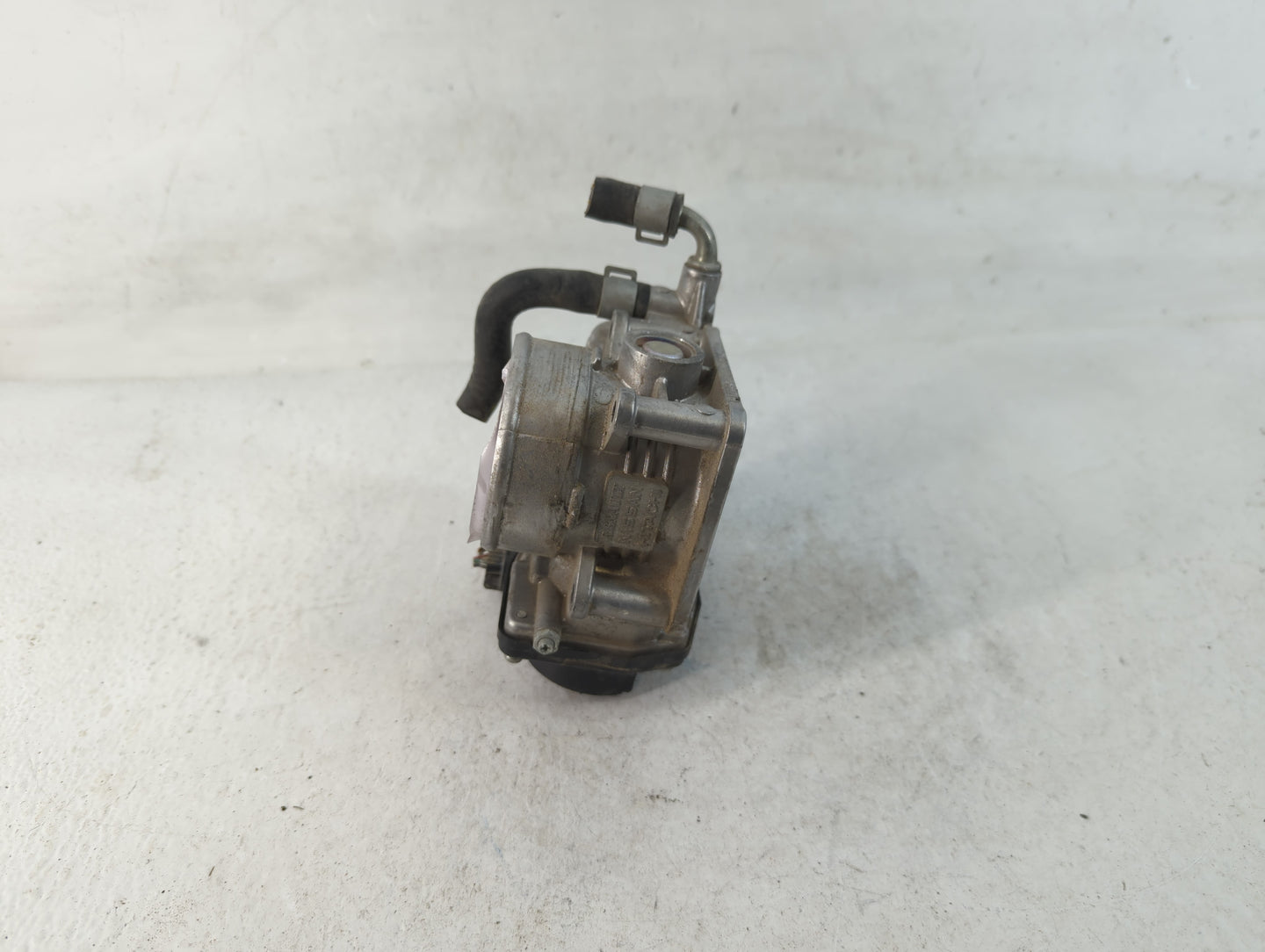 2011-2017 Nissan Juke Throttle Body P/N:RME60-31 Fits Fits 2011 2012 2013 2014 2015 2016 2017 OEM Used Auto Parts - Oemuseda