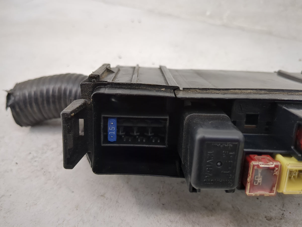 2013-2017 Nissan Leaf Fusebox Fuse Box Panel Relay Module Fits Fits 2013 2014 2015 2016 2017 OEM Used Auto Parts - Oemusedau