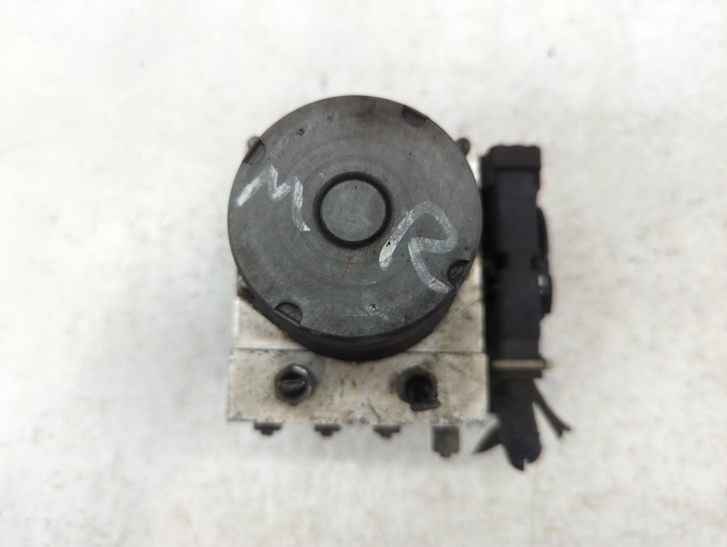 2011-2013 Nissan Maxima ABS Pump Control Module Replacement P/N:47660 ZY90C Fits Fits 2011 2012 2013 OEM Used Auto Parts - O