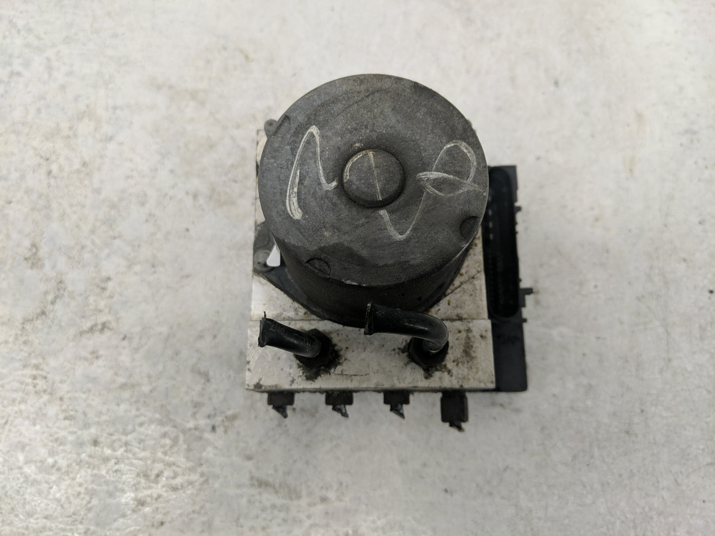 2011-2013 Nissan Maxima ABS Pump Control Module Replacement P/N:47660 ZY90C Fits Fits 2011 2012 2013 OEM Used Auto Parts - O