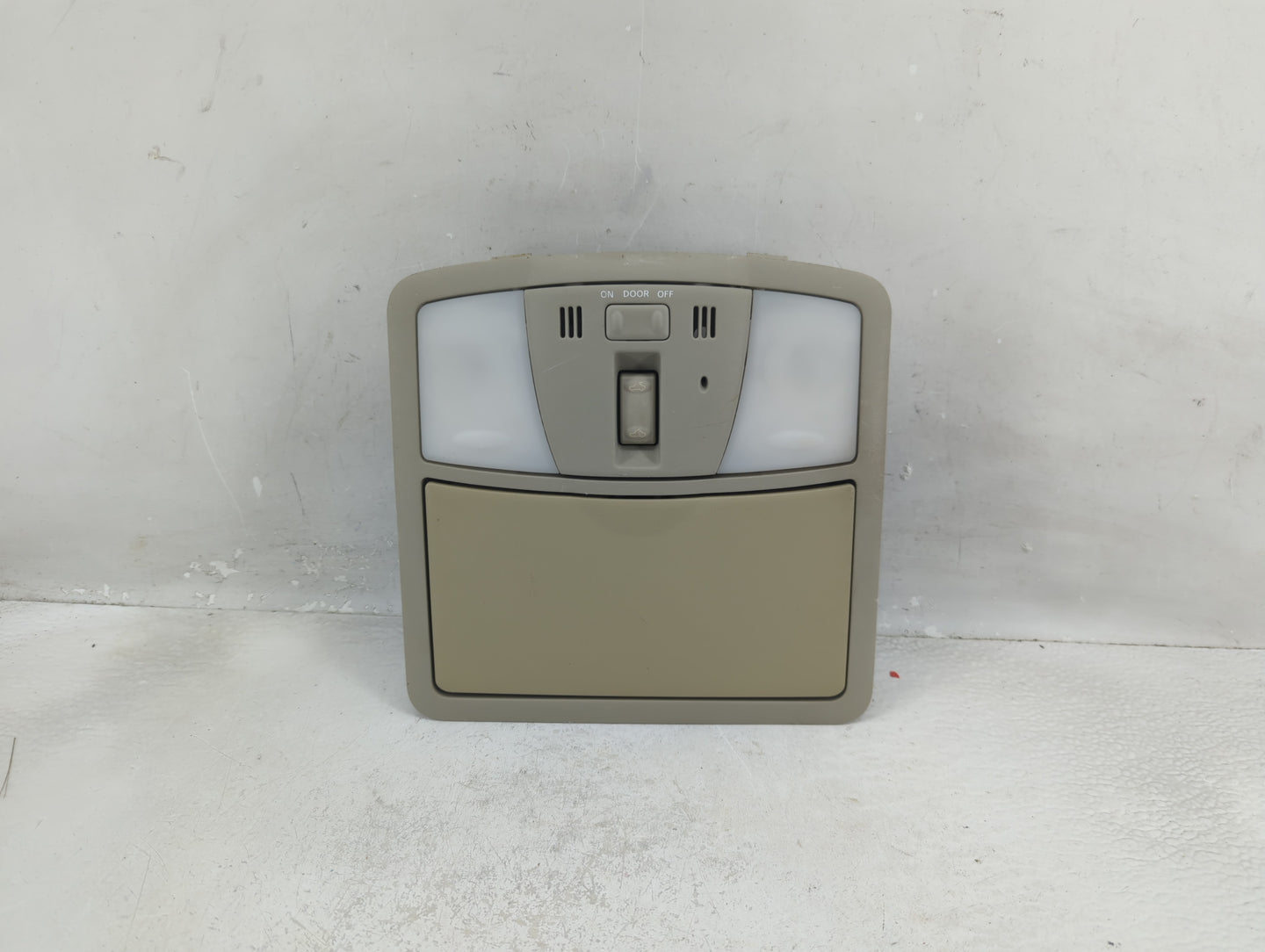 2013 Nissan Maxima Overhead Roof Console - Oemusedautoparts1.com