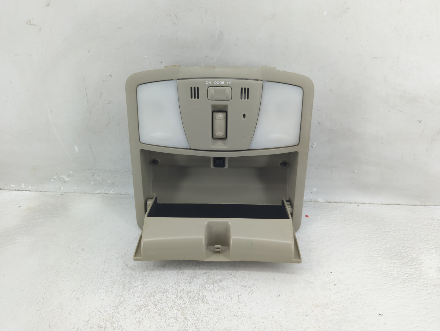2013 Nissan Maxima Overhead Roof Console - Oemusedautoparts1.com