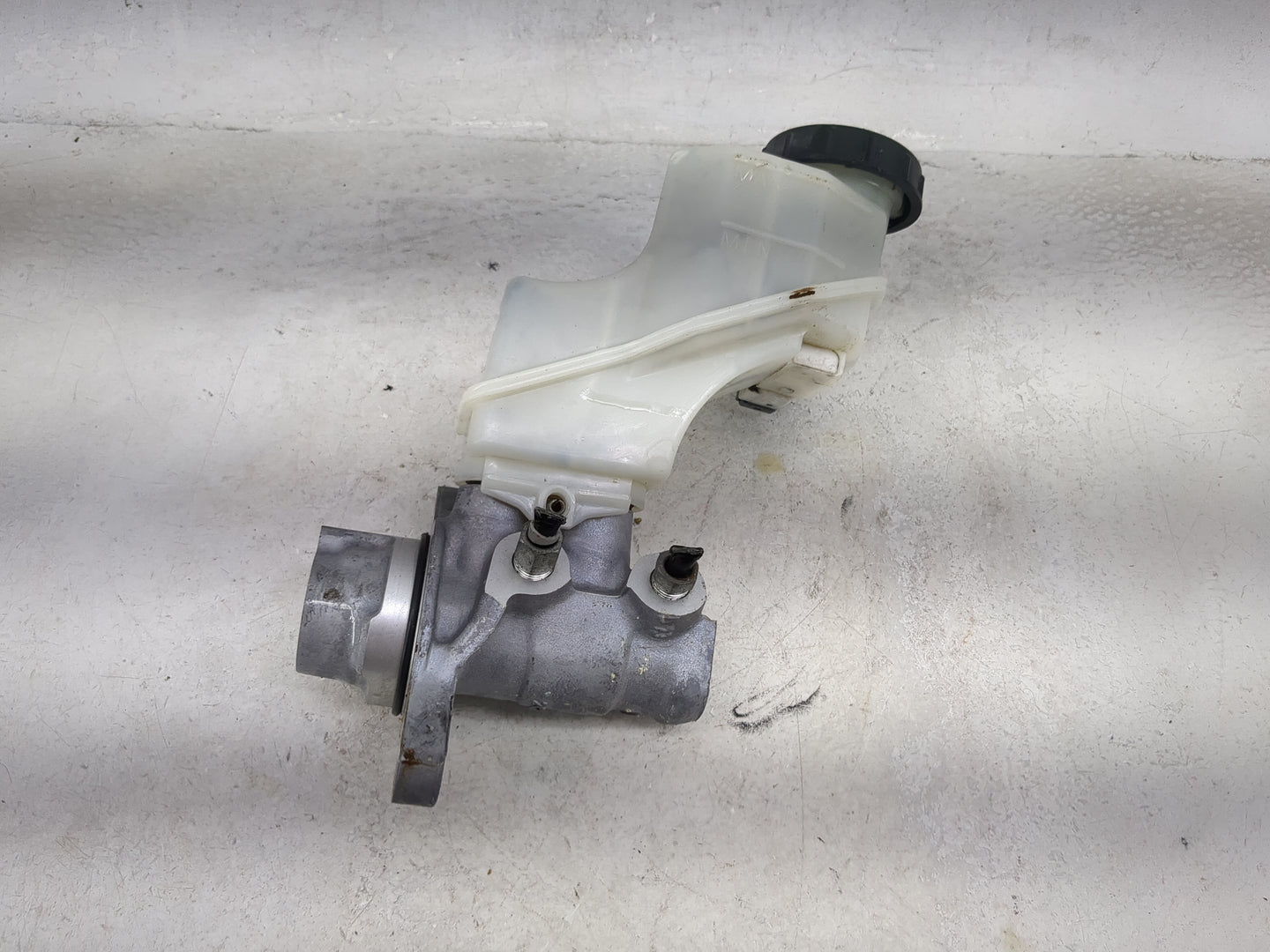 2009-2014 Nissan Maxima Brake Master Cylinder 1491010 - Oemusedautoparts1.com