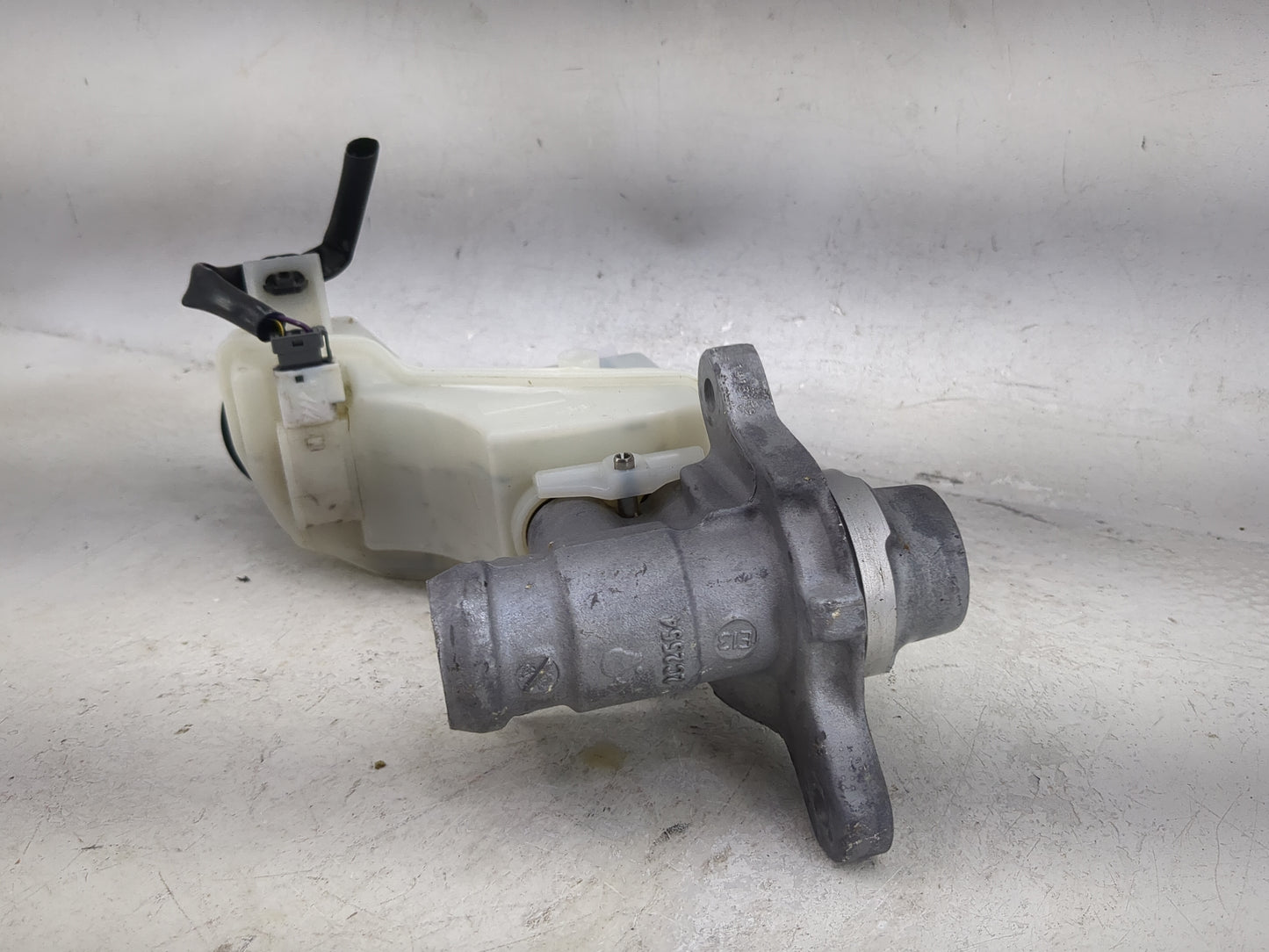 2009-2014 Nissan Maxima Brake Master Cylinder 1491010 - Oemusedautoparts1.com