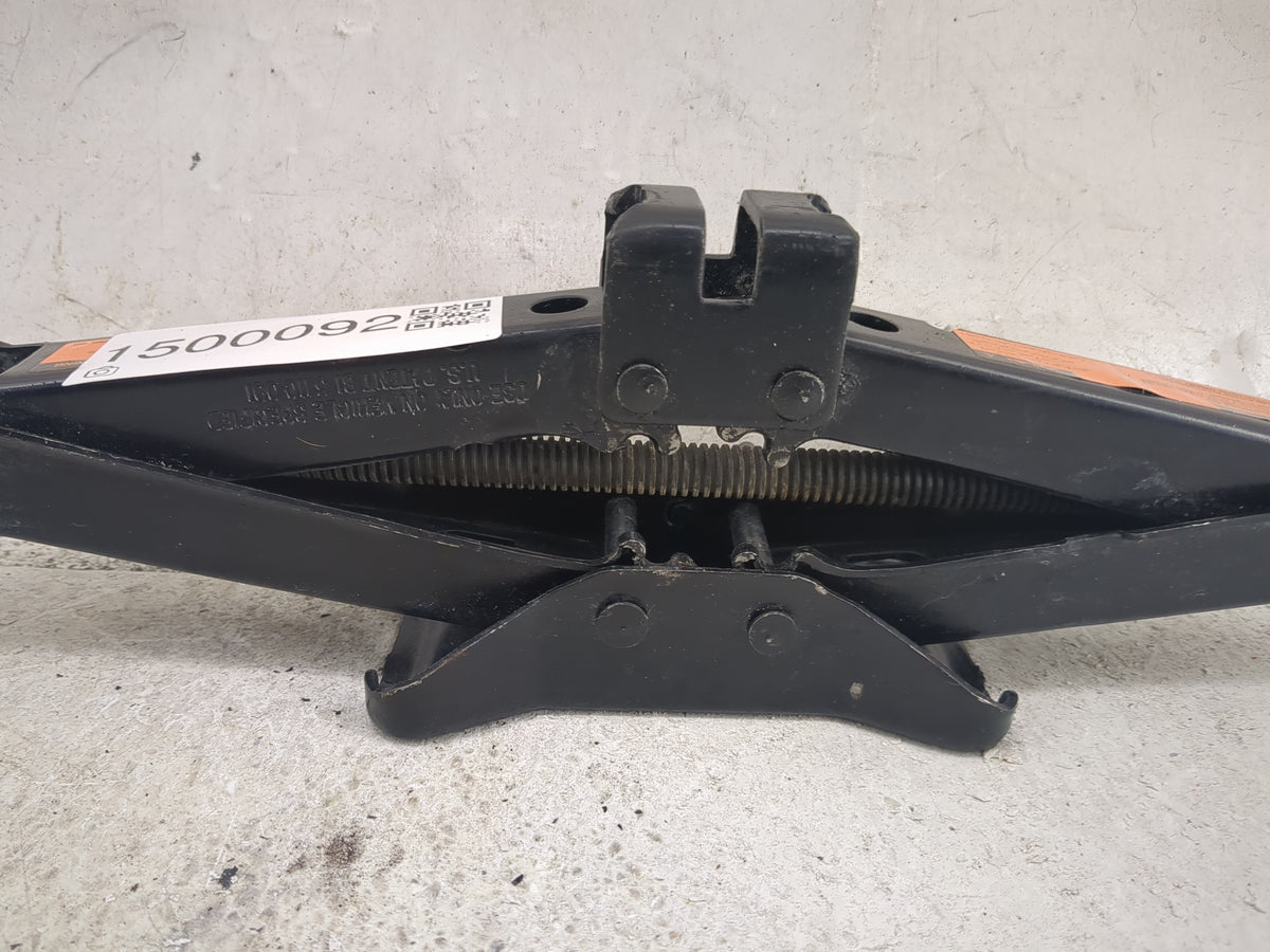 2013 Nissan Maxima Spare Scissor Car Jack 1500092 - Oemusedautoparts1.com