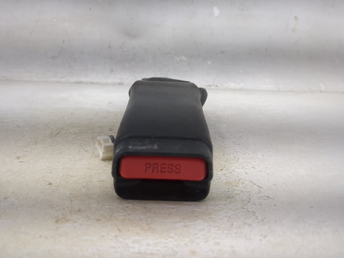 2011-2014 Nissan Maxima Passenger Front Seatbelt Buckle 1513033 - Oemusedautoparts1.com