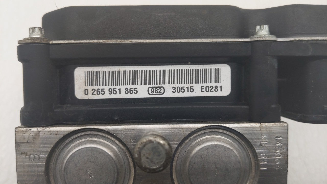 2011-2013 Nissan Maxima ABS Pump Control Module Replacement P/N:47660-ZY906 47660 ZY90C Fits Fits 2011 2012 2013 OEM Used Au