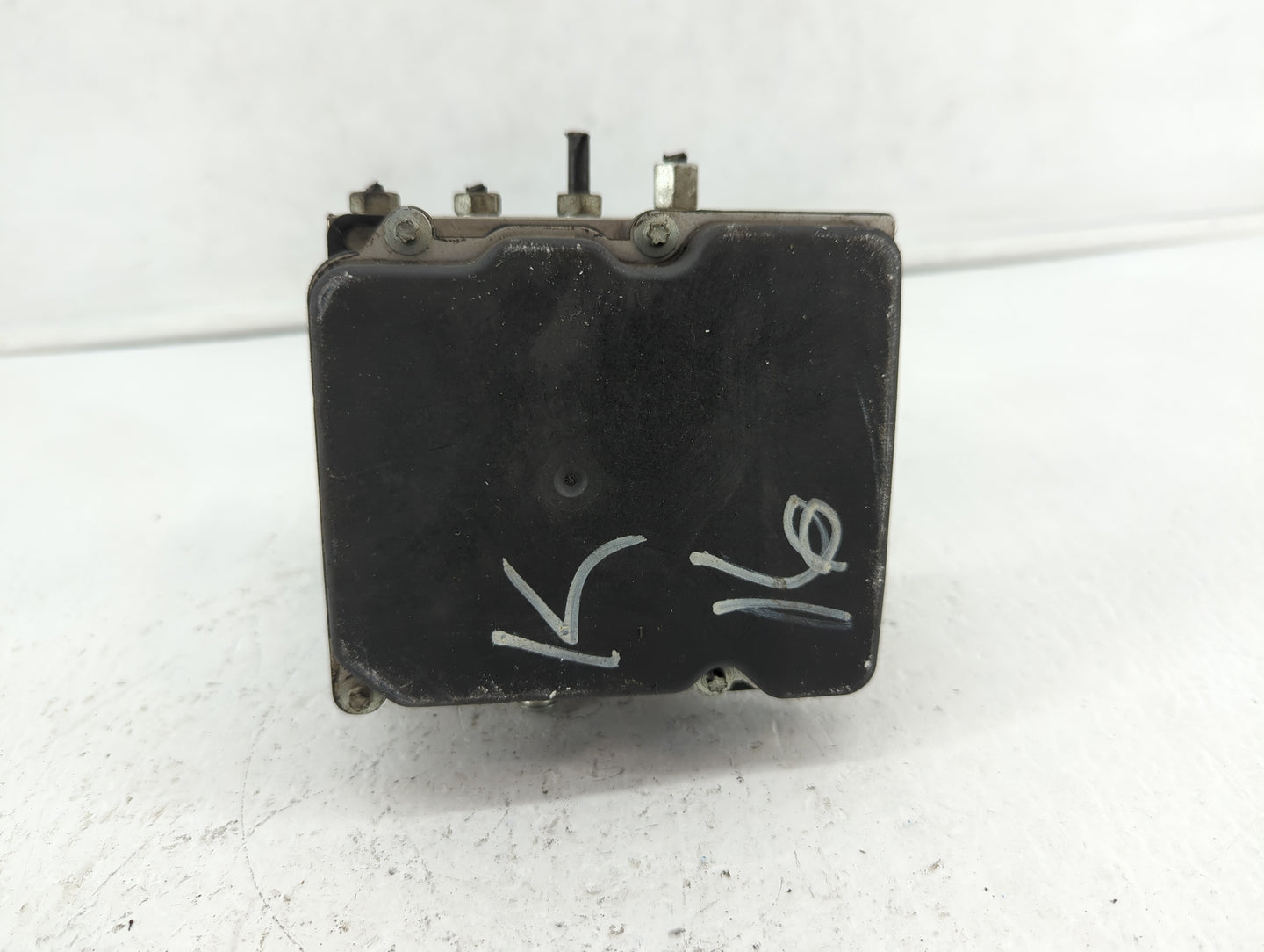 2011-2013 Nissan Maxima ABS Pump Control Module Replacement P/N:47660 ZY70A 47660-ZY906, 47660 ZY90C Fits Fits 2011 2012 201