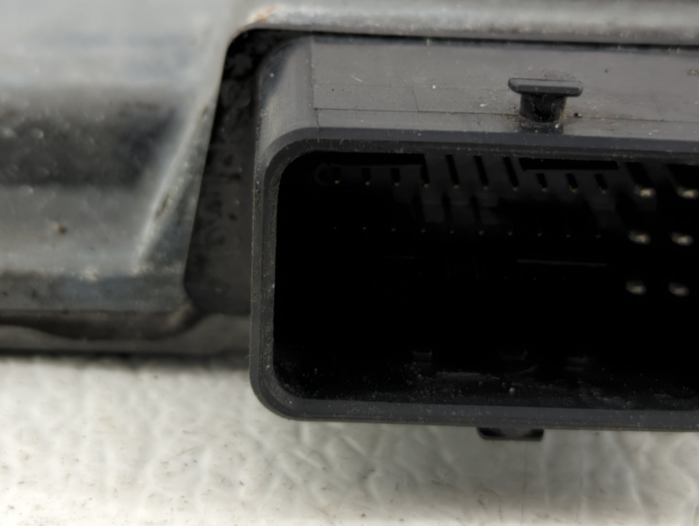 2013-2013 Nissan Maxima Chassis Control Module Ccm Bcm Body Control - Oemusedautoparts1.com