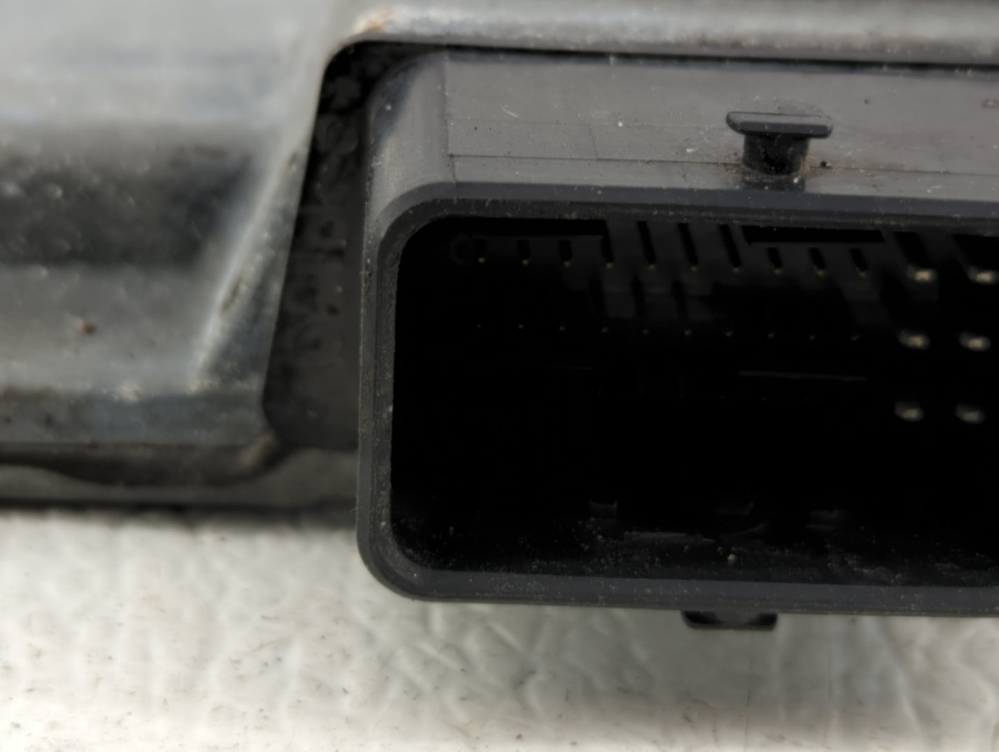 2013-2013 Nissan Maxima Chassis Control Module Ccm Bcm Body Control - Oemusedautoparts1.com