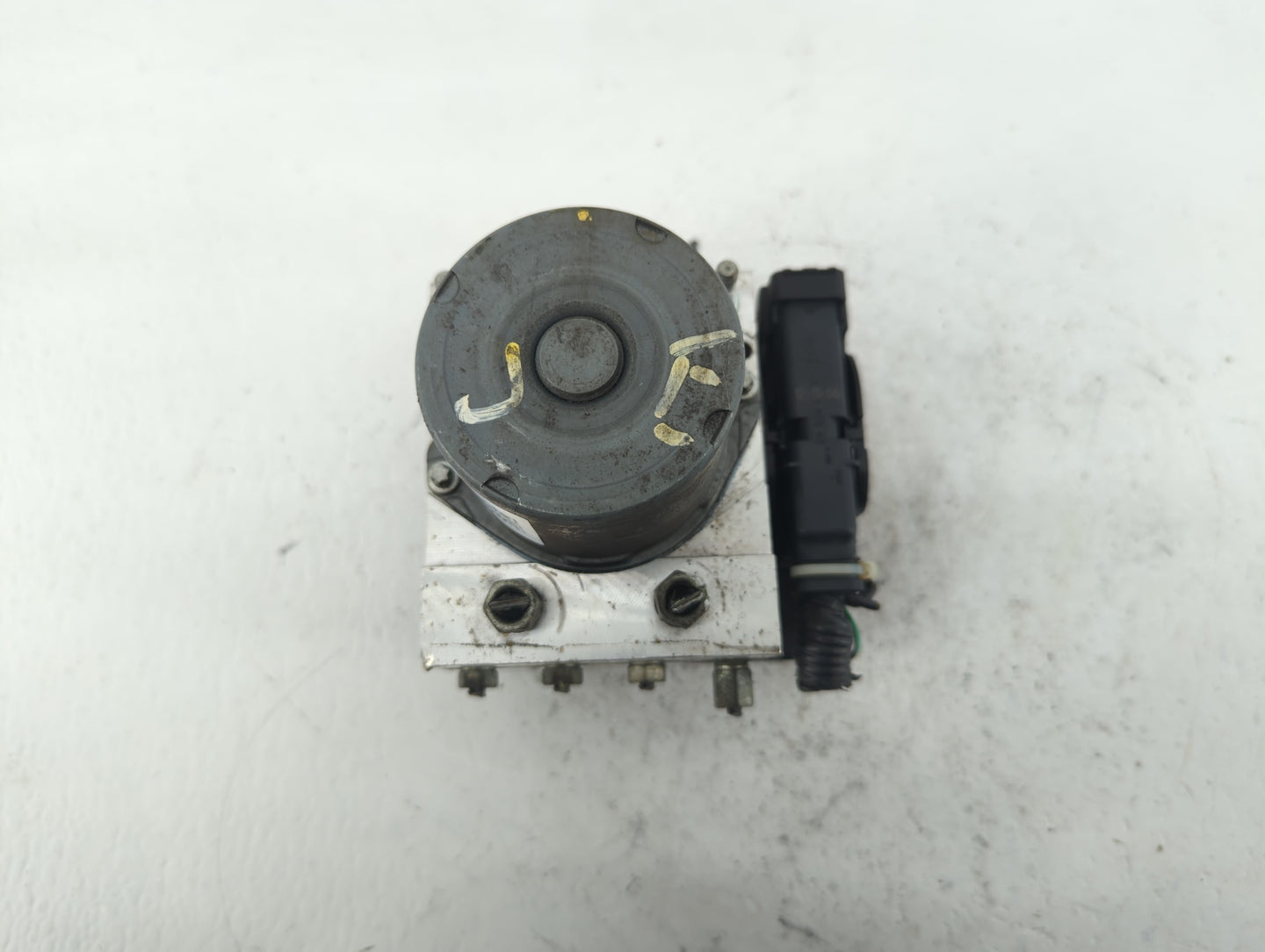 2011-2013 Nissan Maxima ABS Pump Control Module Replacement P/N:47660-ZY90C Fits Fits 2011 2012 2013 OEM Used Auto Parts - O