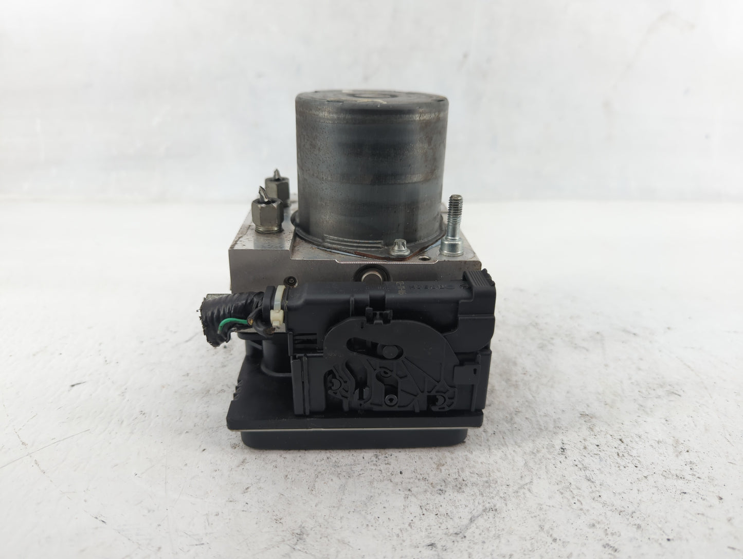 2011-2013 Nissan Maxima ABS Pump Control Module Replacement P/N:47660-ZY90C Fits Fits 2011 2012 2013 OEM Used Auto Parts - O