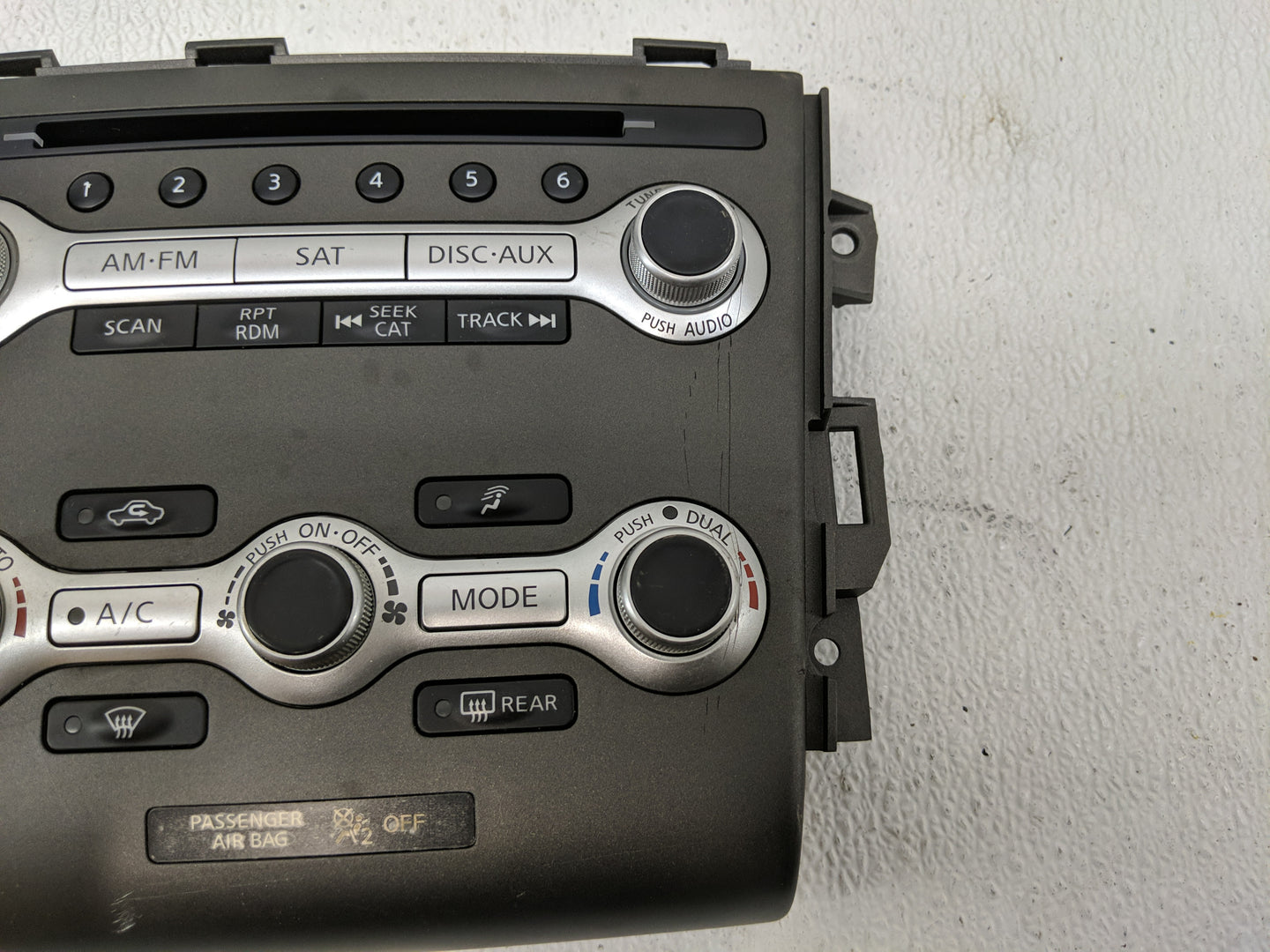 2011-2014 Nissan Murano Radio Control Panel - Oemusedautoparts1.com