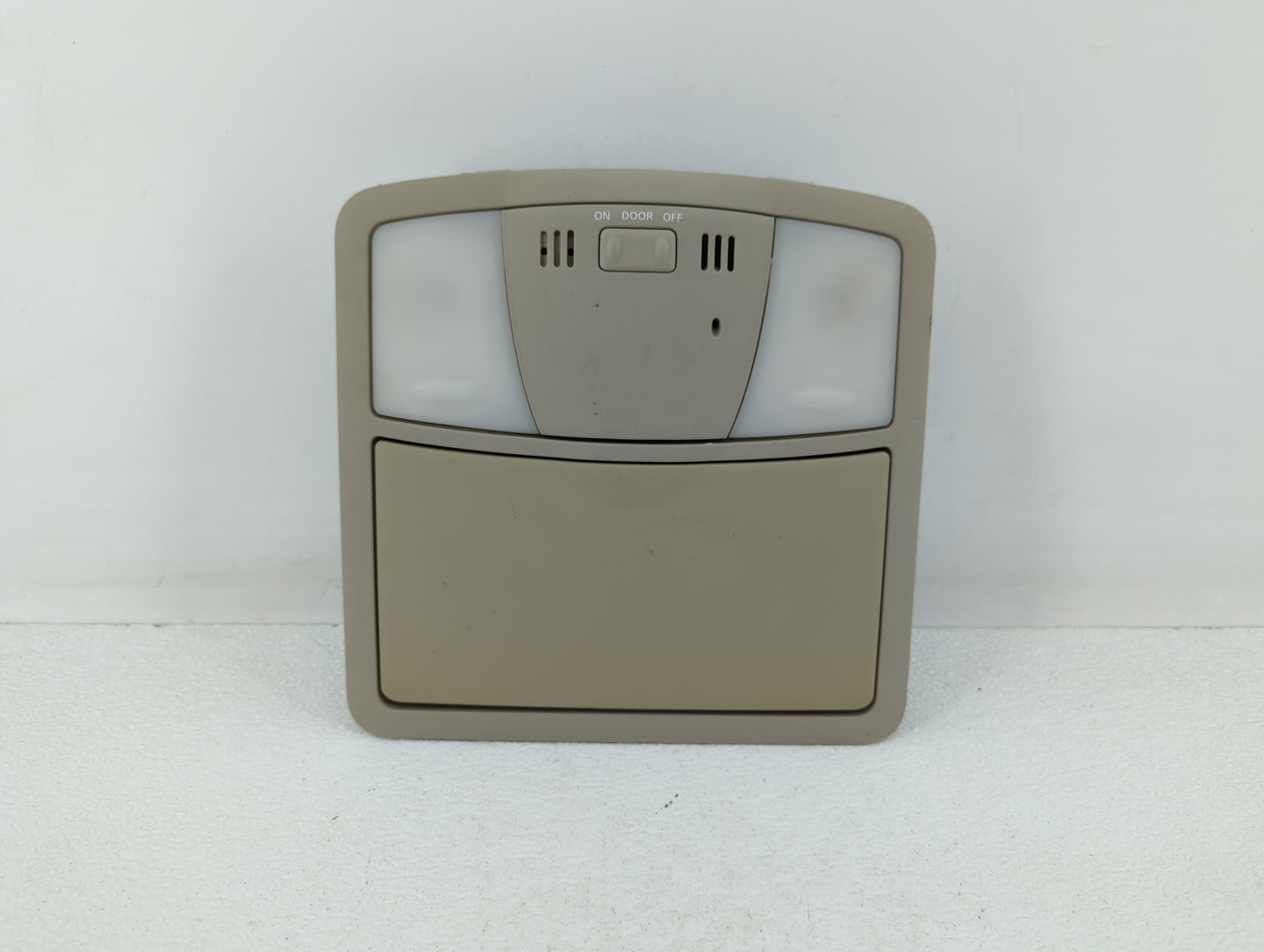 2013 Nissan Murano Overhead Roof Console Beige - Oemusedautoparts1.com