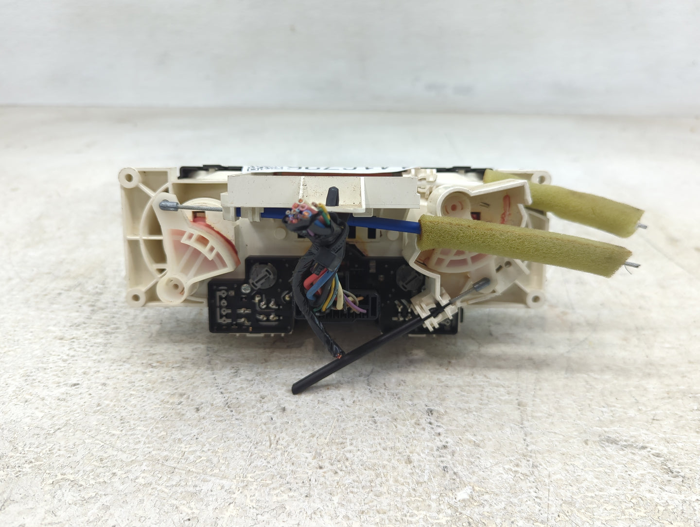 2013 Nissan Nv200 Climate Control Module Temperature AC/Heater Replacement Fits OEM Used Auto Parts - Oemusedautoparts1.com
