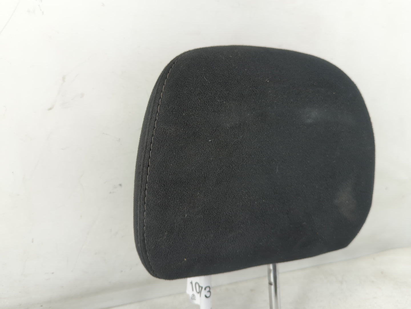 2013 Nissan Pathfinder Headrest Head Rest Rear Center Seat Fits OEM Used Auto Parts - Oemusedautoparts1.com