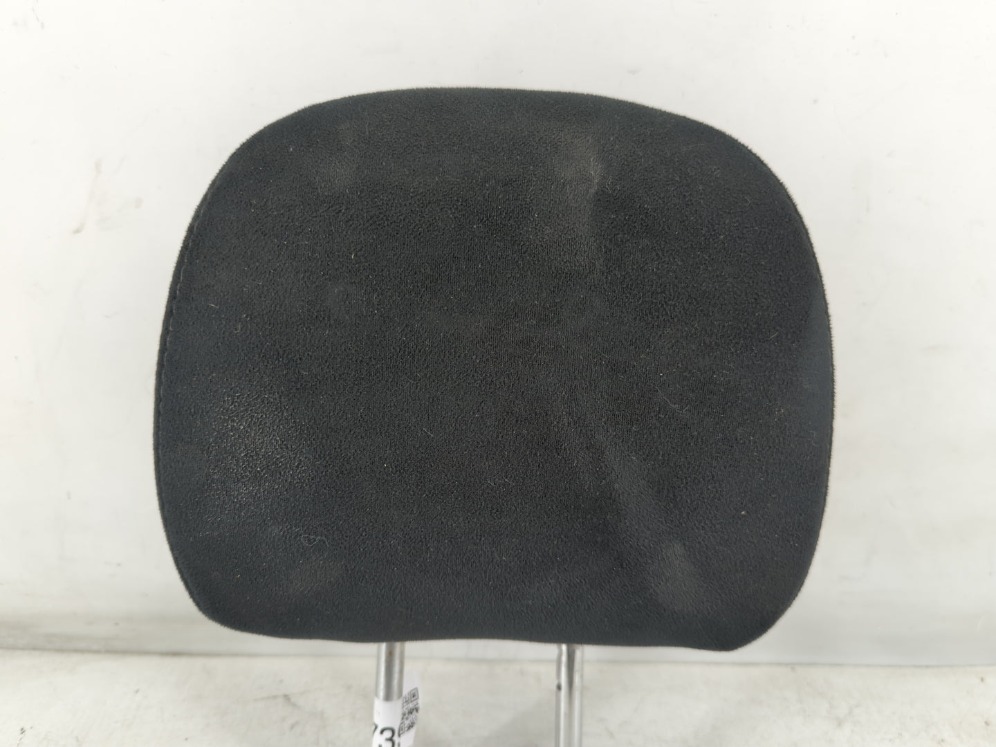 2013 Nissan Pathfinder Headrest Head Rest Rear Center Seat Fits OEM Used Auto Parts - Oemusedautoparts1.com