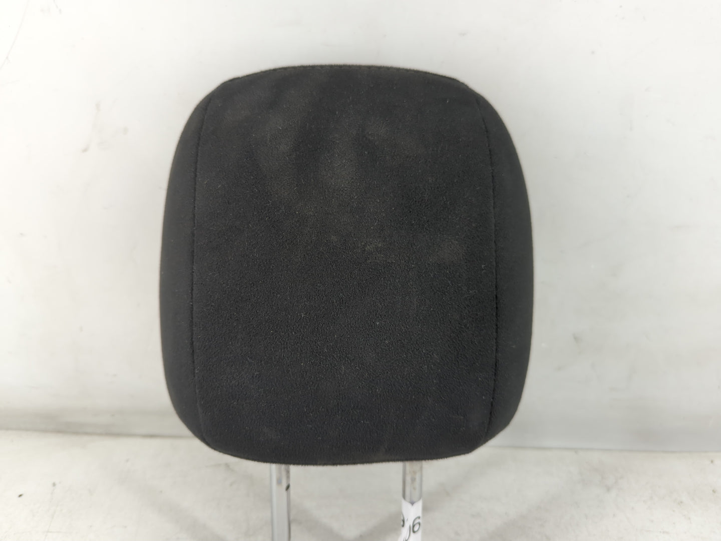 2013 Nissan Pathfinder Headrest Head Rest Rear Center Seat Fits OEM Used Auto Parts - Oemusedautoparts1.com