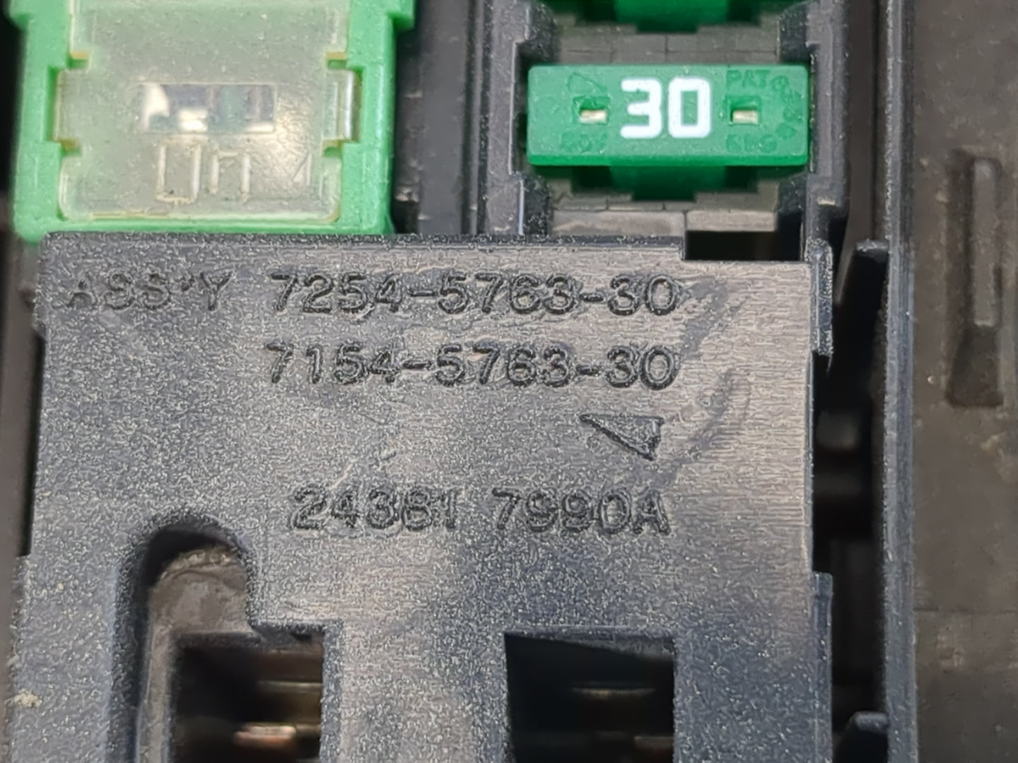 2013 Nissan Pathfinder Fusebox Fuse Box Panel Relay Module P/N:7154-5763-30 24381 7990A, 7254-5763-30 Fits OEM Used Auto Par