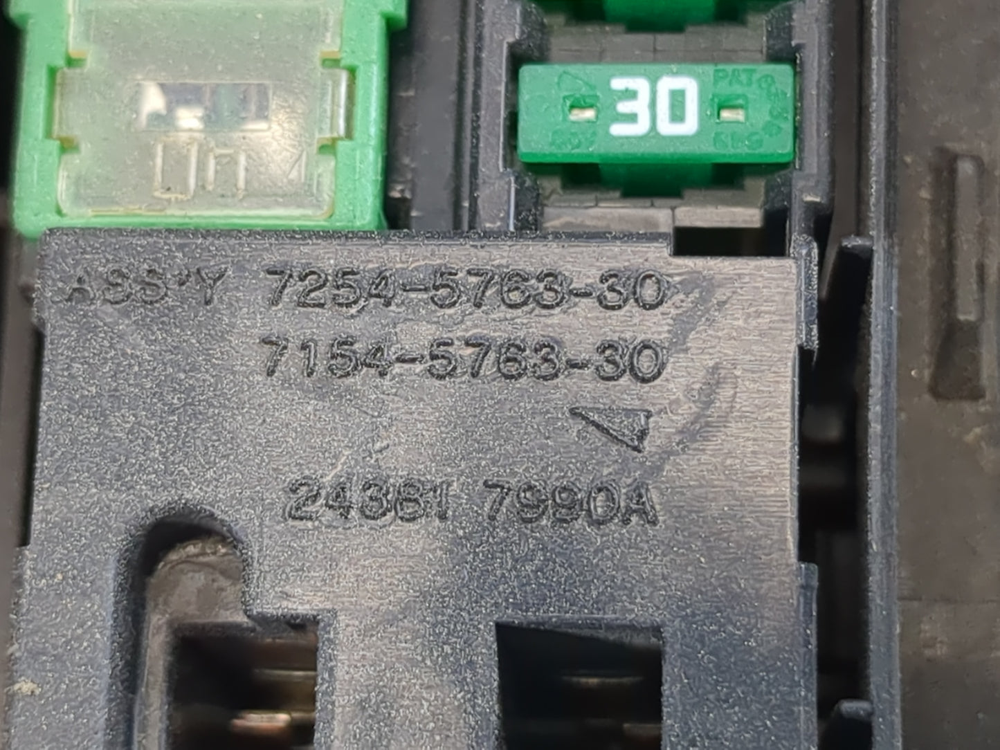 2013 Nissan Pathfinder Fusebox Fuse Box Panel Relay Module P/N:7154-5763-30 24381 7990A, 7254-5763-30 Fits OEM Used Auto Par