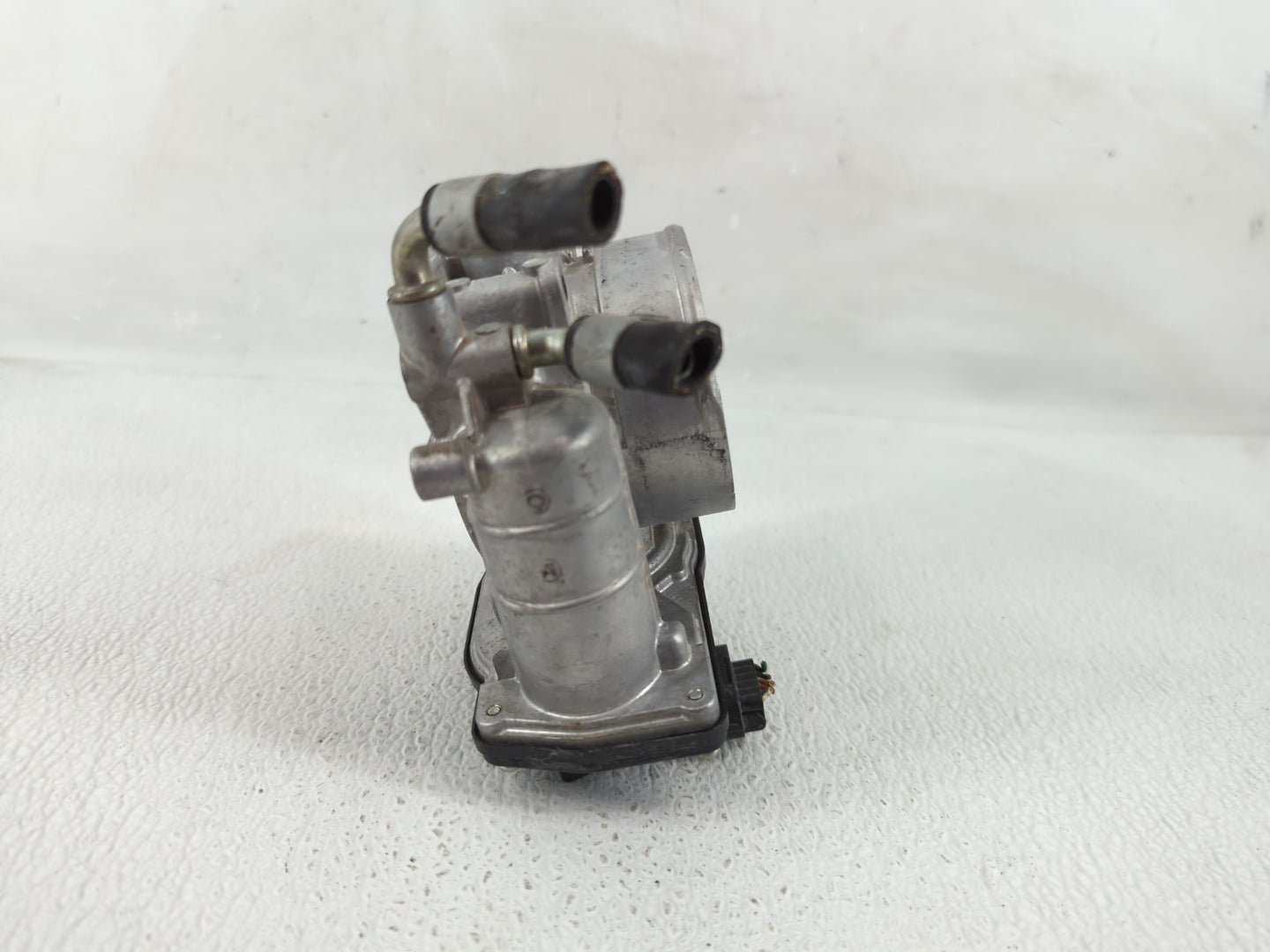 2013-2014 Nissan Pathfinder Throttle Body P/N:526-01 Fits Fits 2007 2008 2009 2010 2011 2012 2013 2014 OEM Used Auto Parts -