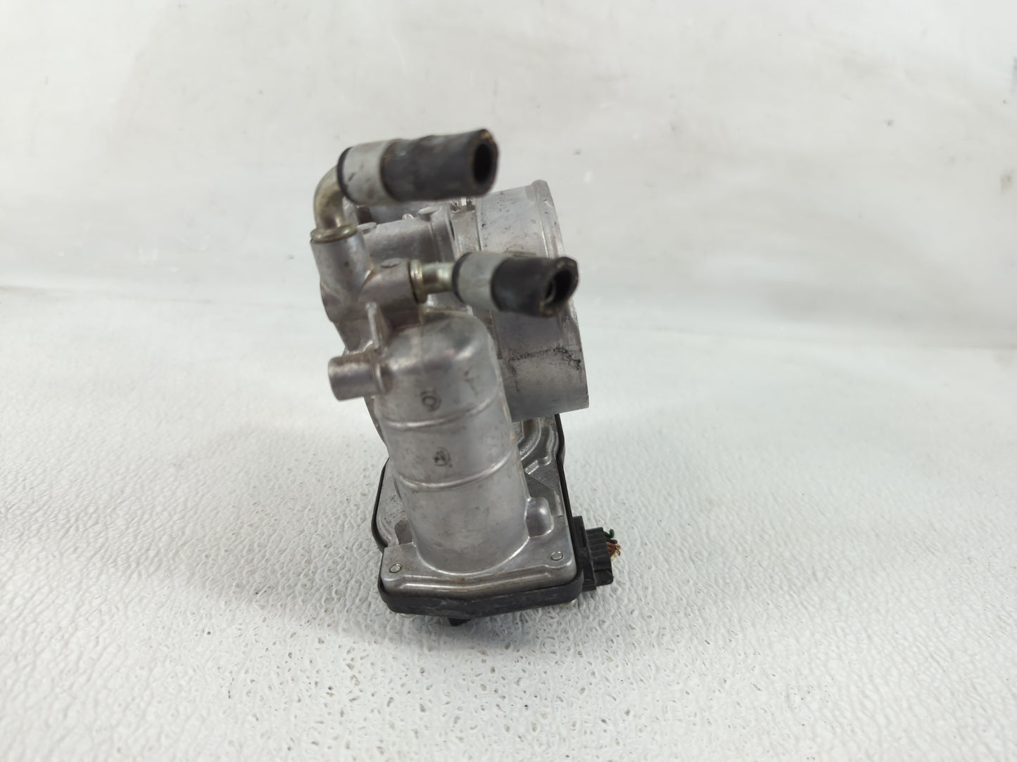 2013-2014 Nissan Pathfinder Throttle Body P/N:526-01 Fits Fits 2007 2008 2009 2010 2011 2012 2013 2014 OEM Used Auto Parts -