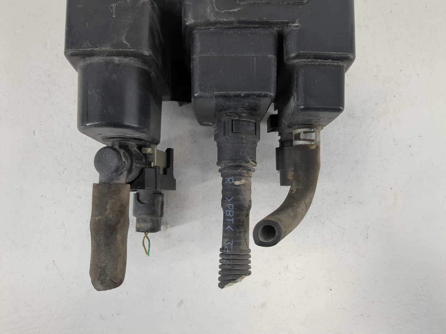 2013 Nissan Pathfinder Fuel Vapor Charcoal Canister - Oemusedautoparts1.com