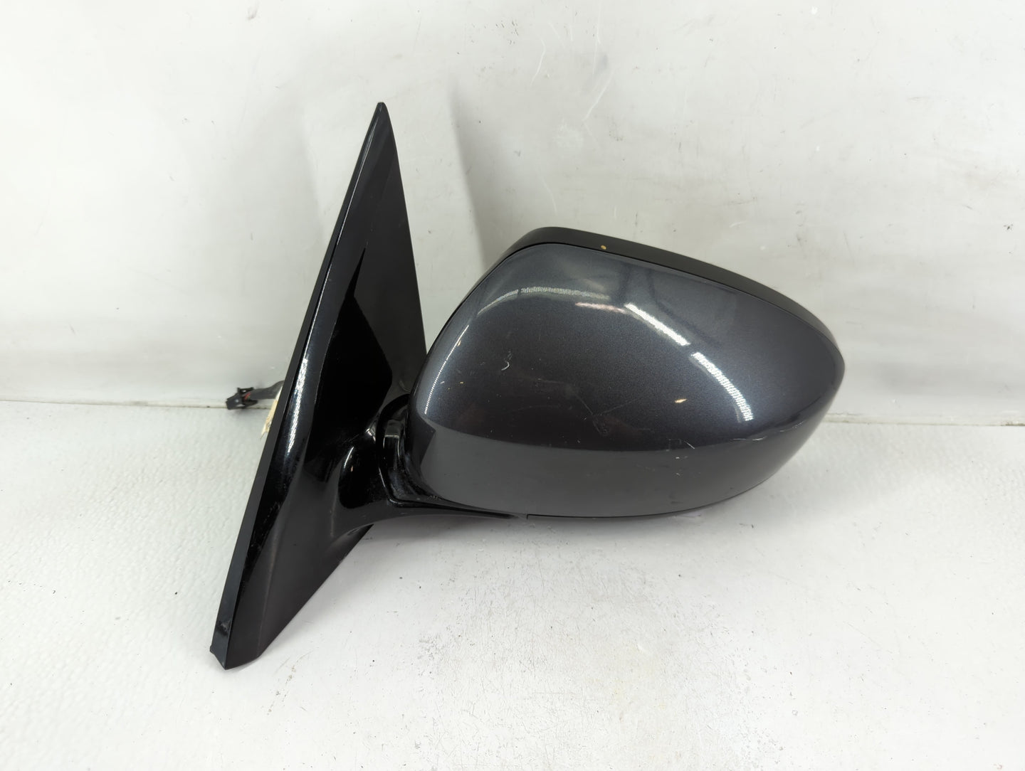 2013-2016 Nissan Pathfinder Driver Side View Mirror - Left Door Mirror OEM Used - Oemusedautoparts1.com